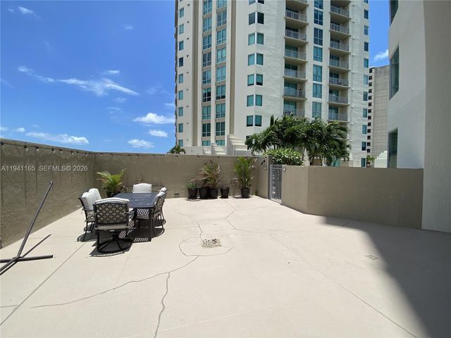 9066 SW 73rd Ct 805, Miami, FL 33156