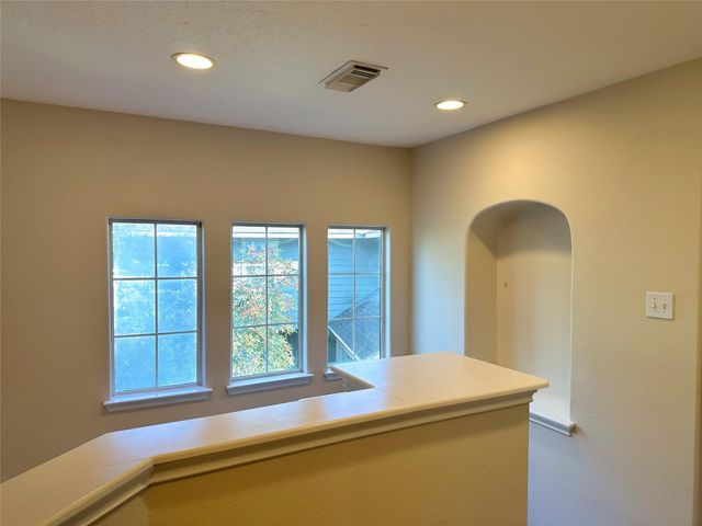 59 N Flickering Sun Circle, The Woodlands, TX 77382