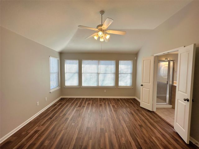 59 N Flickering Sun Circle, The Woodlands, TX 77382