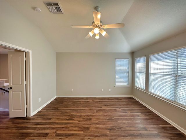 59 N Flickering Sun Circle, The Woodlands, TX 77382