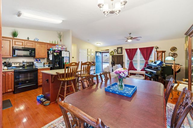 1430 MANDOLIN AVE, Grottoes, VA 24441