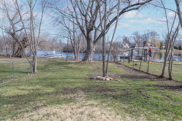 39763 N Rena Avenue, Antioch, IL 60002