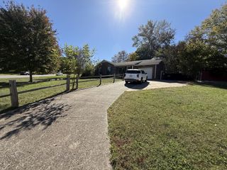 308 Barry Dr, Clarksville, TN 37040