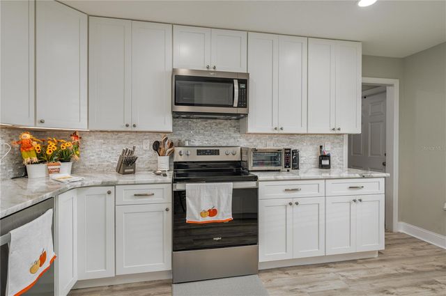 6707 WINTERSET GARDENS ROAD, Winter Haven, FL 33884