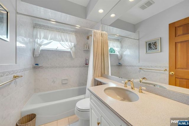 245 Coupe Place, North Arlington, NJ 07031