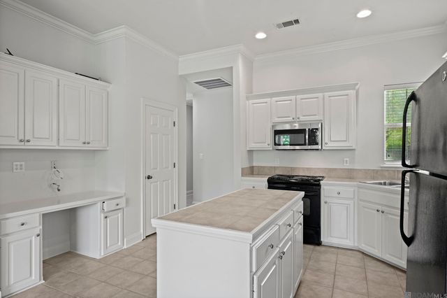 3026 Southbank Dr, Baton Rouge, LA 70810
