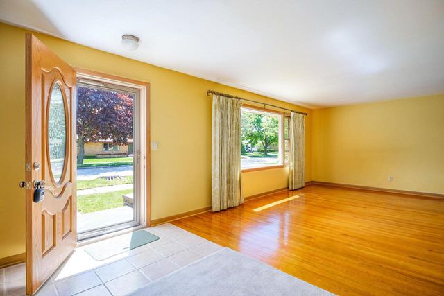 2710 S 17th STREET, Sheboygan, WI 53081