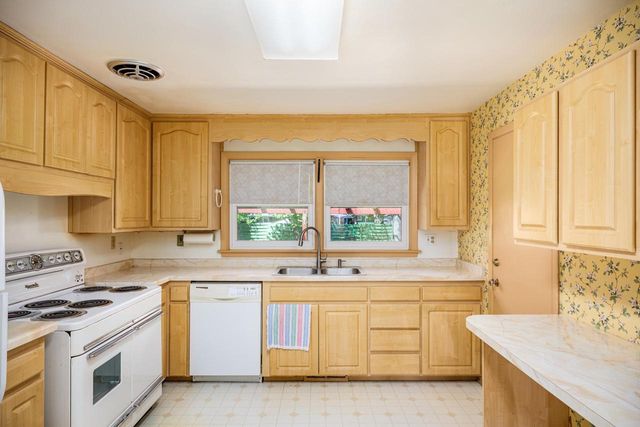 2710 S 17th STREET, Sheboygan, WI 53081