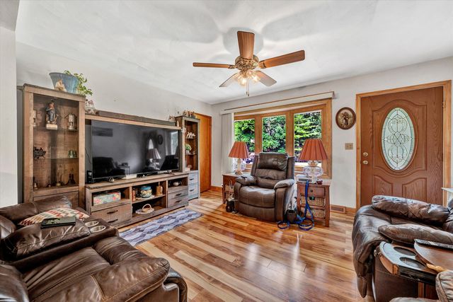 2148 Thomason LN, Goodview, VA 24095