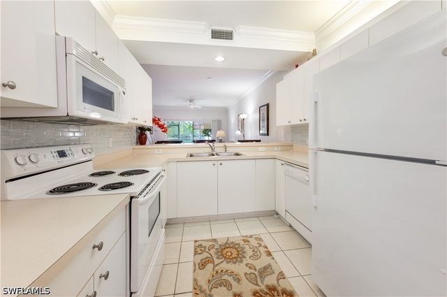 431 Valerie WAY 103, Naples, FL 34104