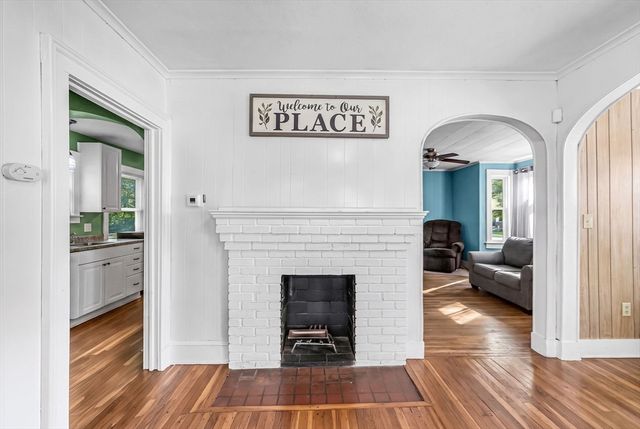 307 Fountain St, Springfield, MA 01108