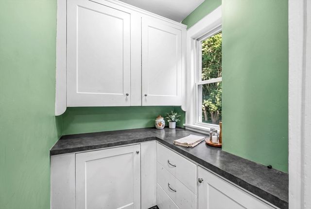 307 Fountain St, Springfield, MA 01108