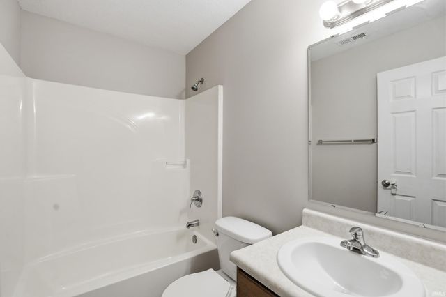 12715 Braveheart Drive, Fort Wayne, IN 46814