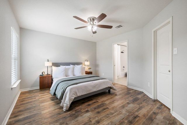 217 Farmer LN, Jarrell, TX 76537
