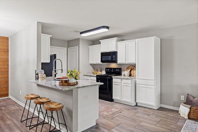217 Farmer LN, Jarrell, TX 76537