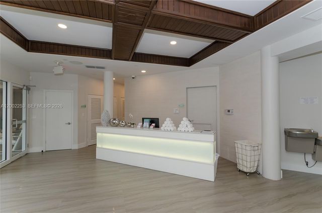 20281 E Country Club Dr 1503, Aventura, FL 33180