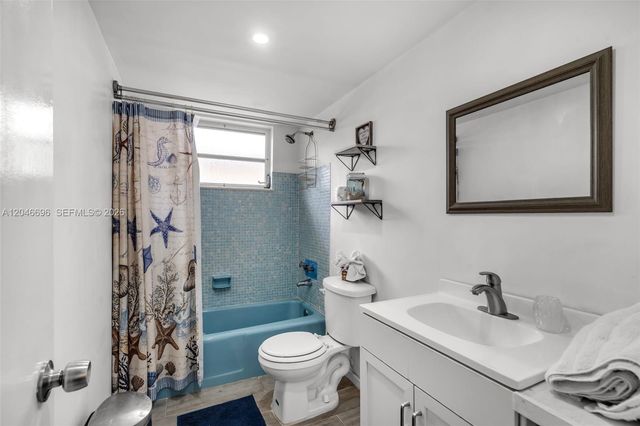 20327 NE 2nd Ave 26, Miami, FL 33179