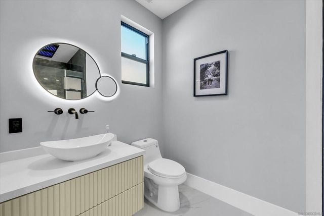 18802 Saginaw Dr, Irvine, CA 92603