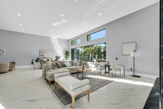 18802 Saginaw Dr, Irvine, CA 92603