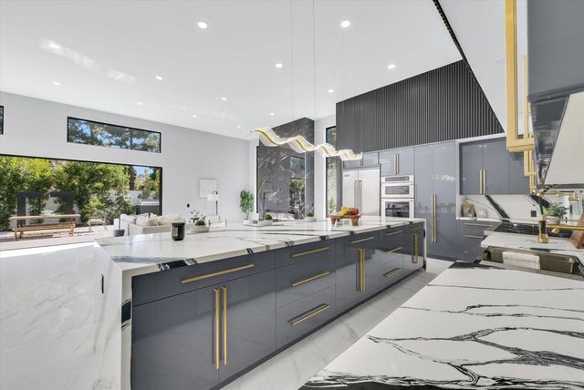 18802 Saginaw Dr, Irvine, CA 92603