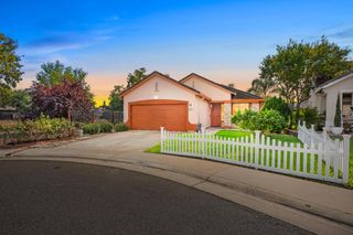 8401 Pinyon Pine Pl, Antelope, CA 95843