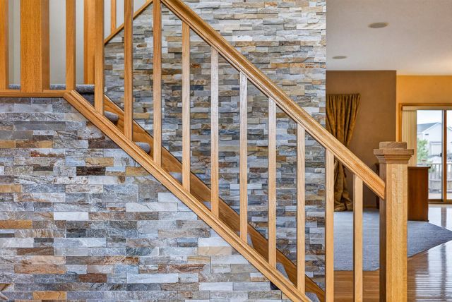 10502 Vera Cruz Drive N, Brooklyn Park, MN 55443