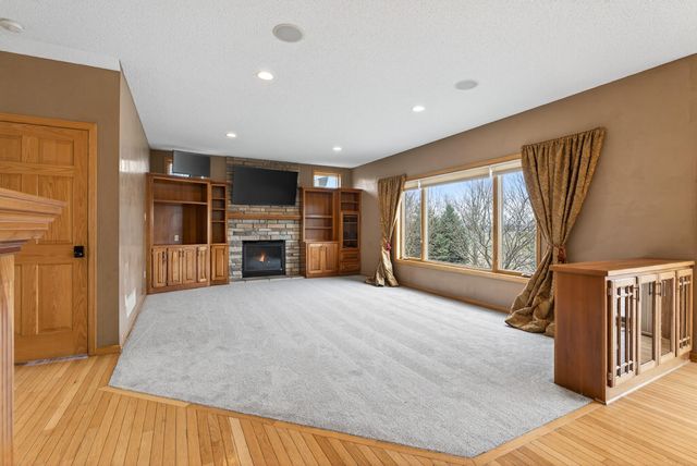 10502 Vera Cruz Drive N, Brooklyn Park, MN 55443