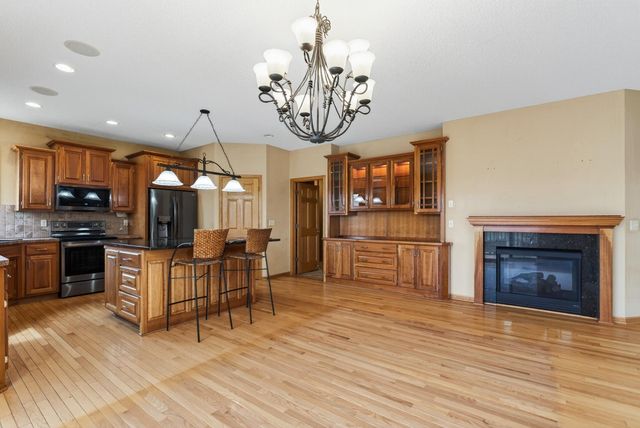 10502 Vera Cruz Drive N, Brooklyn Park, MN 55443