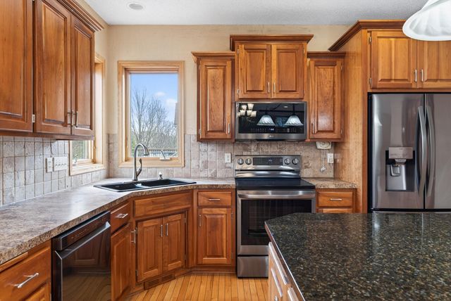 10502 Vera Cruz Drive N, Brooklyn Park, MN 55443