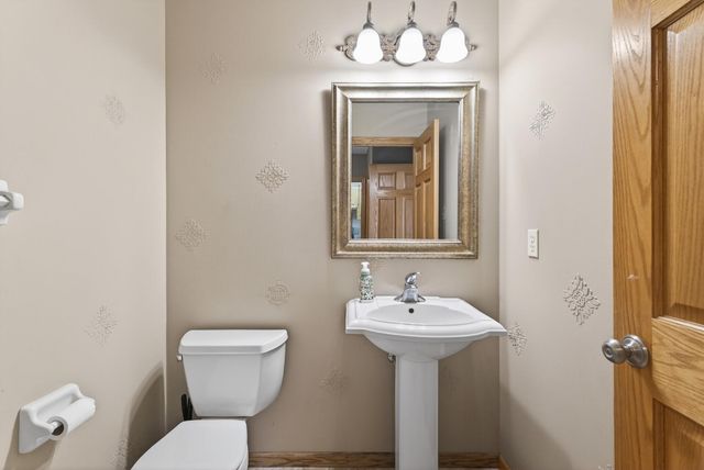 10502 Vera Cruz Drive N, Brooklyn Park, MN 55443