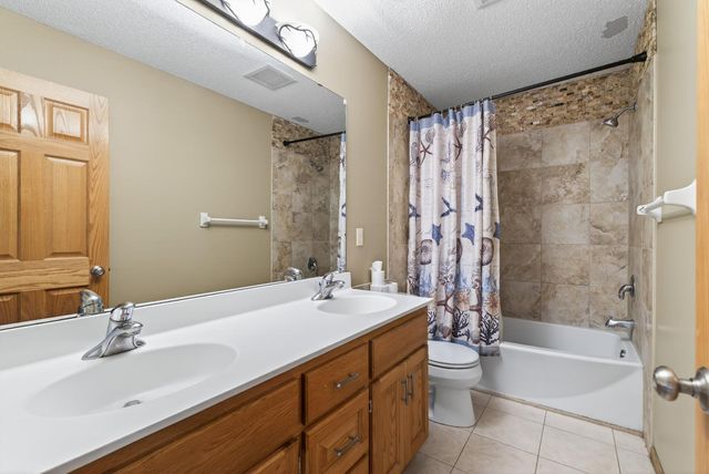 10502 Vera Cruz Drive N, Brooklyn Park, MN 55443