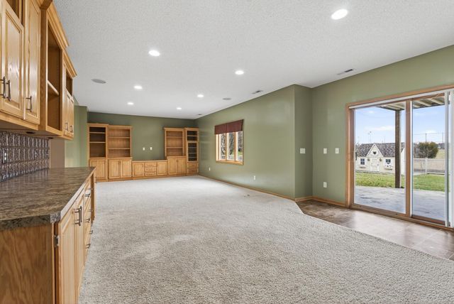 10502 Vera Cruz Drive N, Brooklyn Park, MN 55443