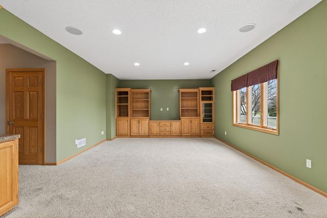 10502 Vera Cruz Drive N, Brooklyn Park, MN 55443