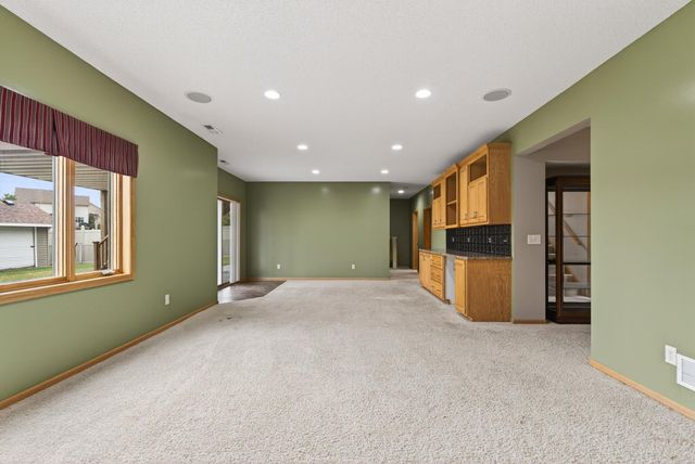 10502 Vera Cruz Drive N, Brooklyn Park, MN 55443