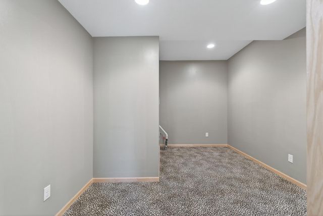 10502 Vera Cruz Drive N, Brooklyn Park, MN 55443