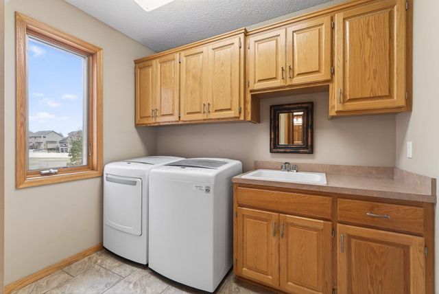 10502 Vera Cruz Drive N, Brooklyn Park, MN 55443