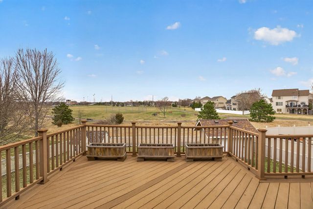 10502 Vera Cruz Drive N, Brooklyn Park, MN 55443