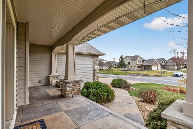 10502 Vera Cruz Drive N, Brooklyn Park, MN 55443