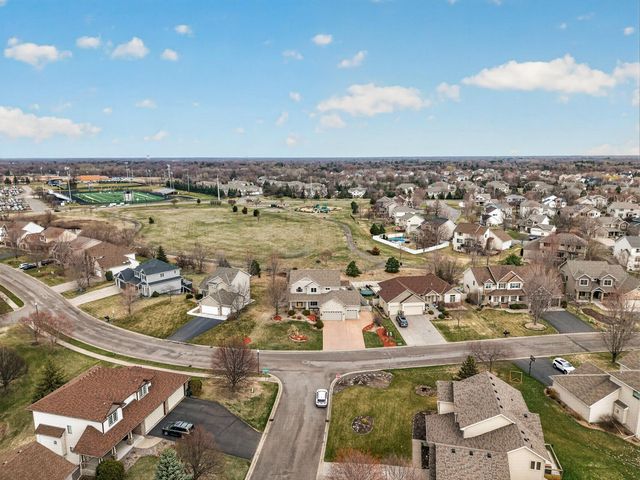 10502 Vera Cruz Drive N, Brooklyn Park, MN 55443