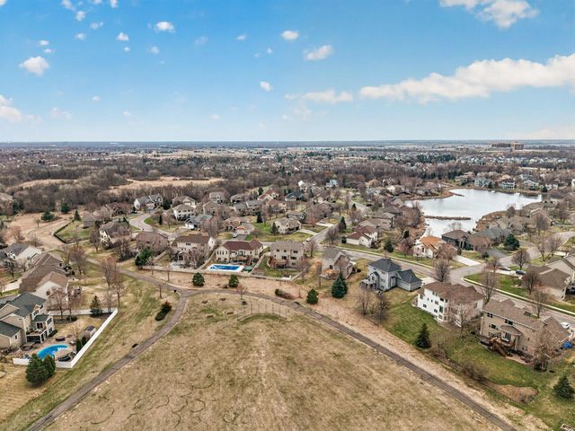 10502 Vera Cruz Drive N, Brooklyn Park, MN 55443