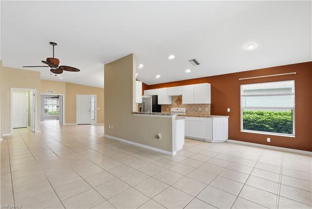 2447 Woodbourne PL, Cape Coral, FL 33991