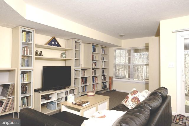 233 CAYMAN CT, Wilmington, DE 19808