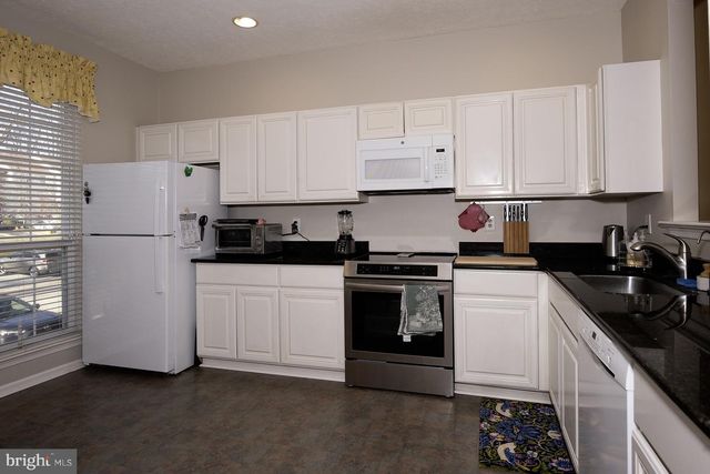 233 CAYMAN CT, Wilmington, DE 19808