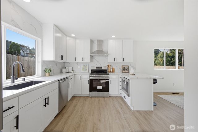 5614 Norpoint NE, Tacoma, WA 98422