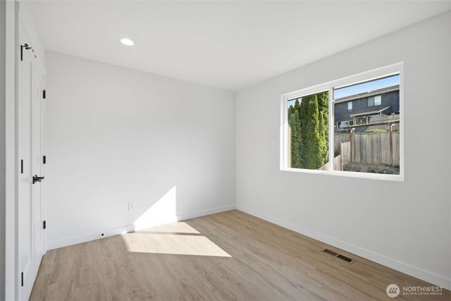 5614 Norpoint NE, Tacoma, WA 98422