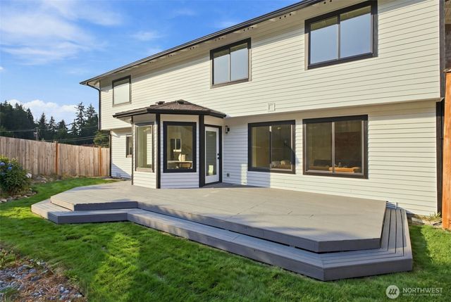 5614 Norpoint NE, Tacoma, WA 98422