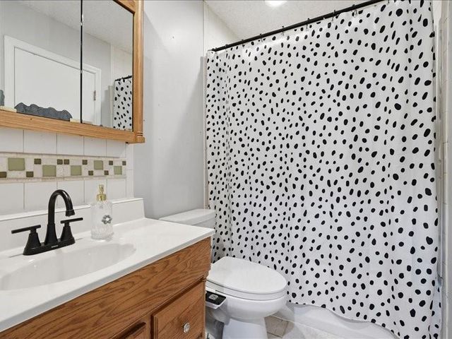 813 Valerie Lane, Gardner, KS 66030