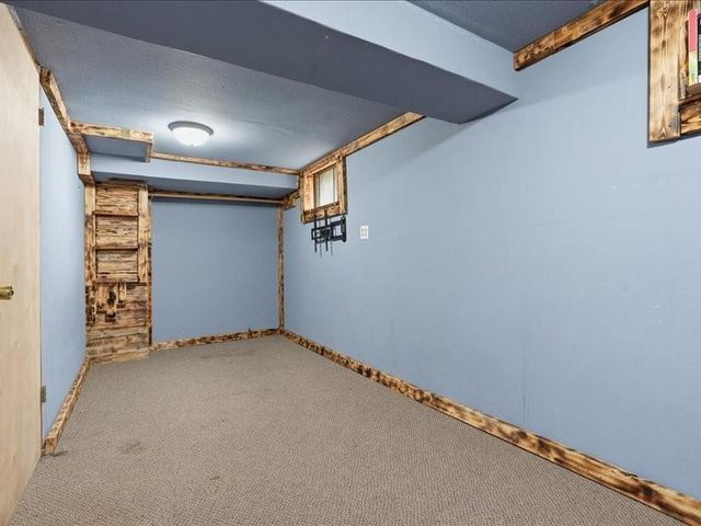 813 Valerie Lane, Gardner, KS 66030