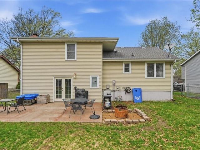 813 Valerie Lane, Gardner, KS 66030