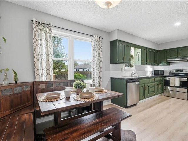 813 Valerie Lane, Gardner, KS 66030